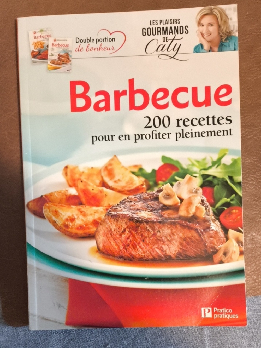 Barbecue Cookbook - Red Cover - Pratico Pratiques